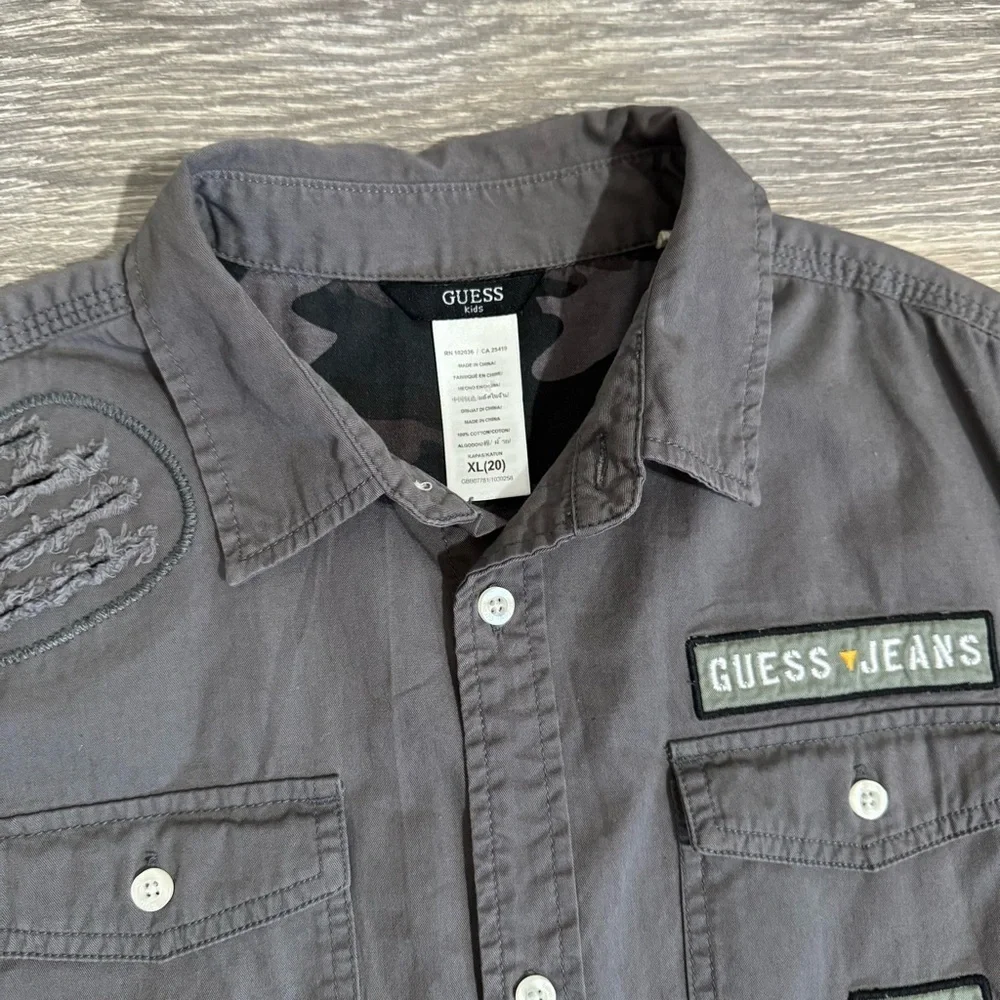 Guess Kids Gray Patched Casual Button Down Army Shirt Sturdy Fabric Sz XL Flawed